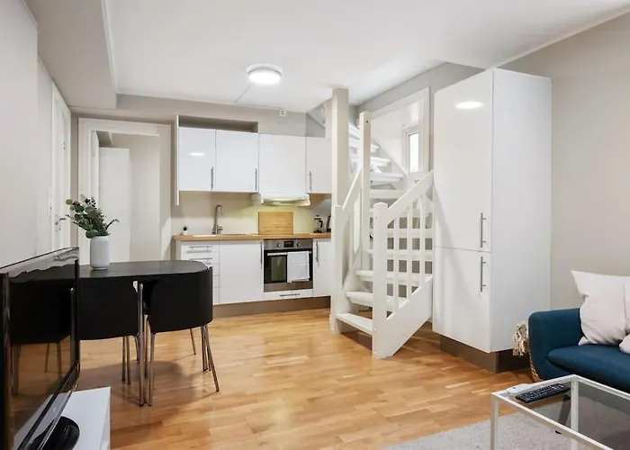 New! Modern City Apt: Central W/ Private Entrence