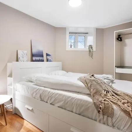 New! Modern City Apt: Central W/ Private Entrence Bergen Esterno foto